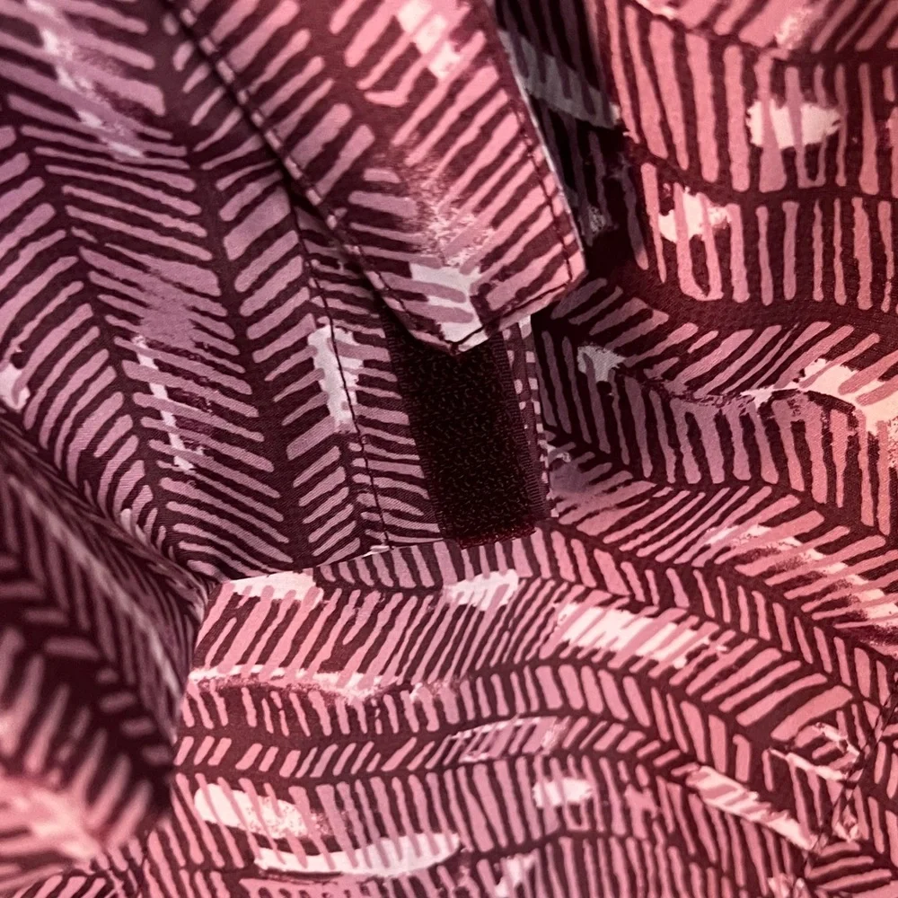 The North Face Women's Burgundy Patterned Raincoat - Picture 4 of 9